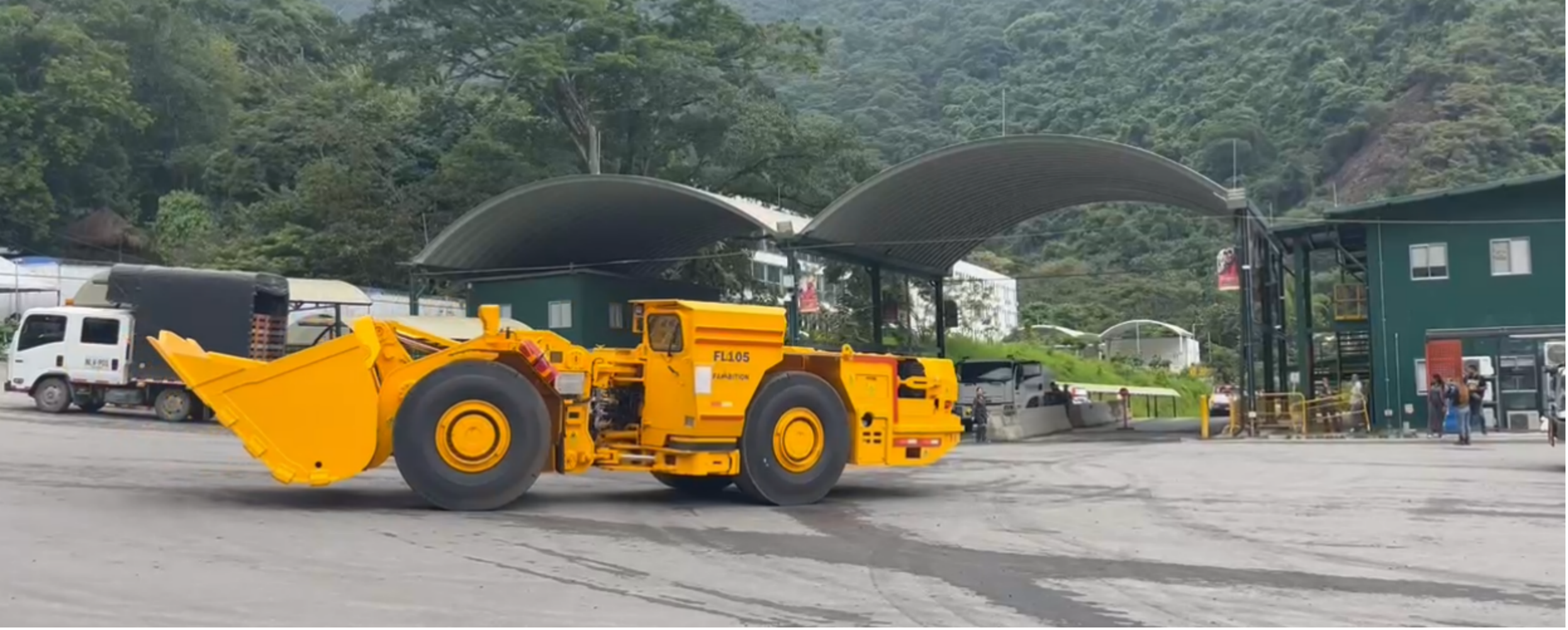 Load-Haul-Dump (LHD) machines Macchine Load-Haul-Dump (LHD).