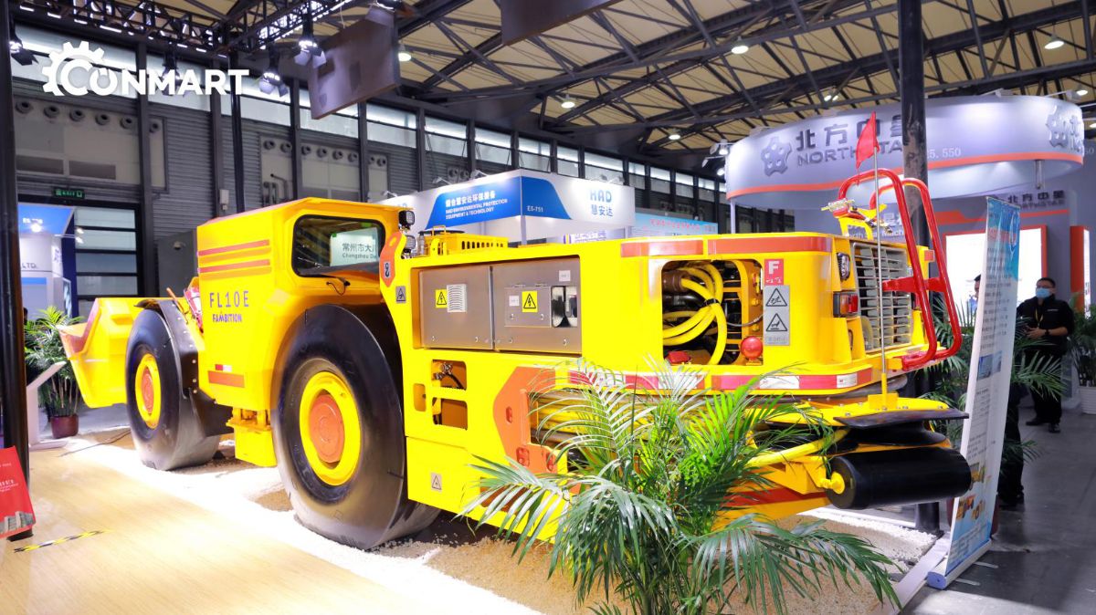 FAMBITION ha portato un caricatore con guida a sinistra completamente elettrico a bauma CHINA 2020