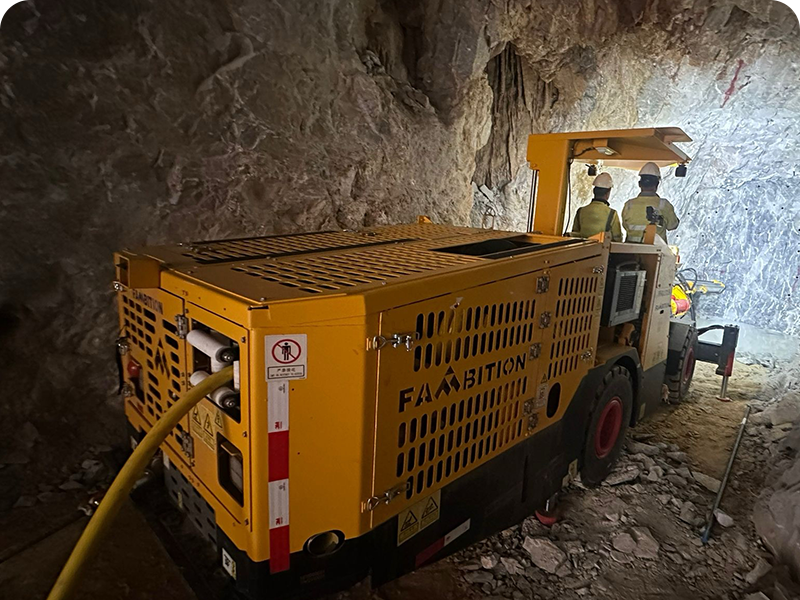 Jumbo di perforazione sotterranea FAMBITION al lavoro in un progetto minerario in Turchia