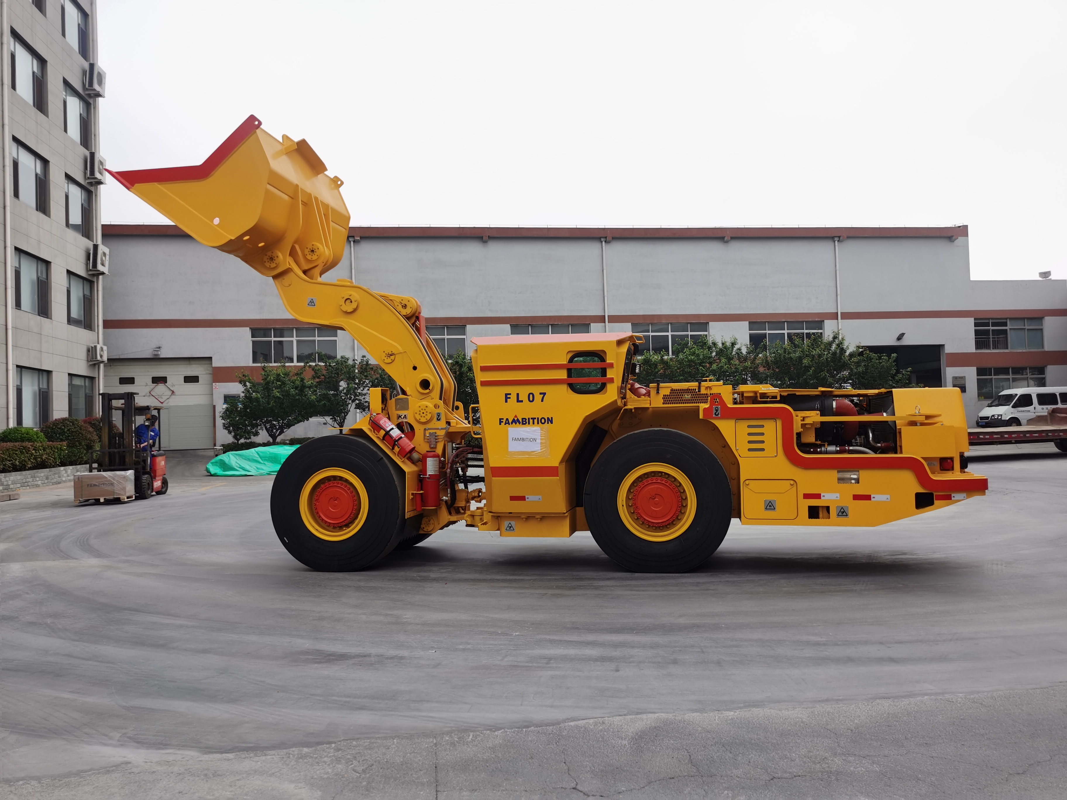 Pale caricatrici Fambition con guida a sinistra: FL25E contro FL07B